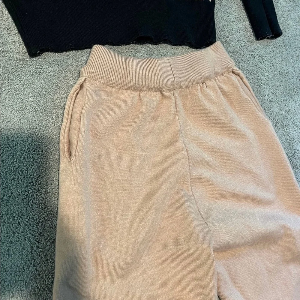 LV Sweatshirt with Pants Set Size Small-Medium - Picture 3 of 4